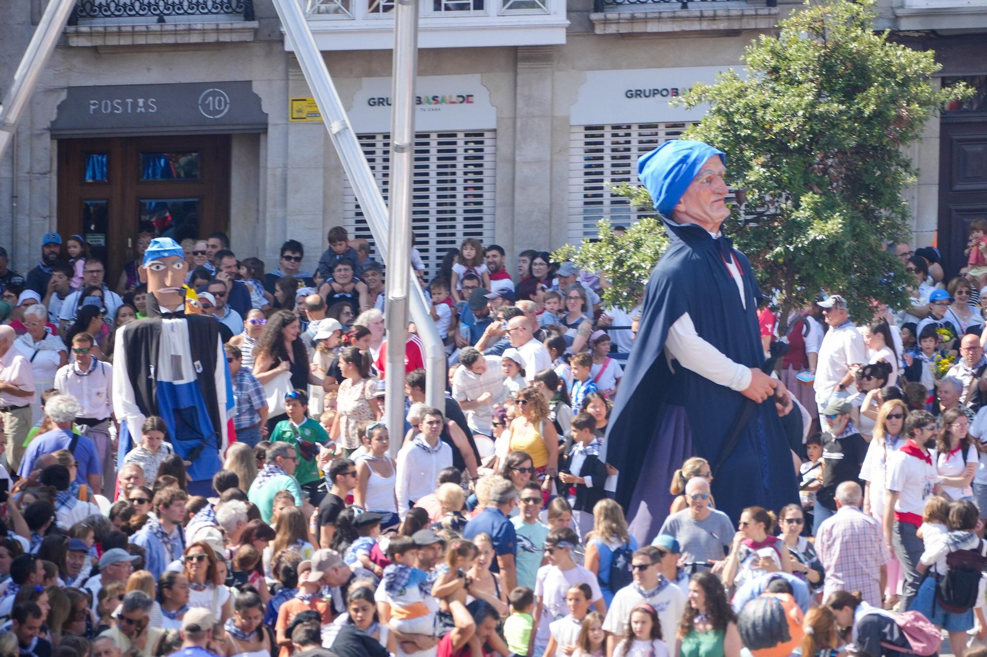 En imágenes: Los txikis se adueñan de su día en las fiestas de La Blanca