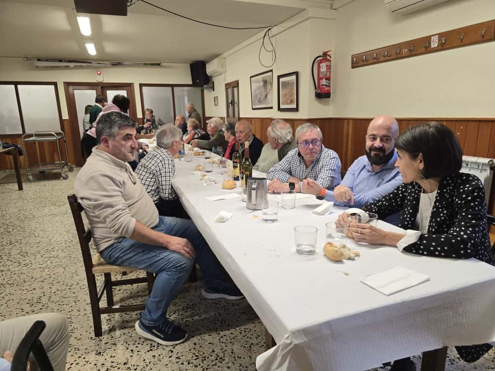 En imágenes: Antoñana prueba su comedor para mayores