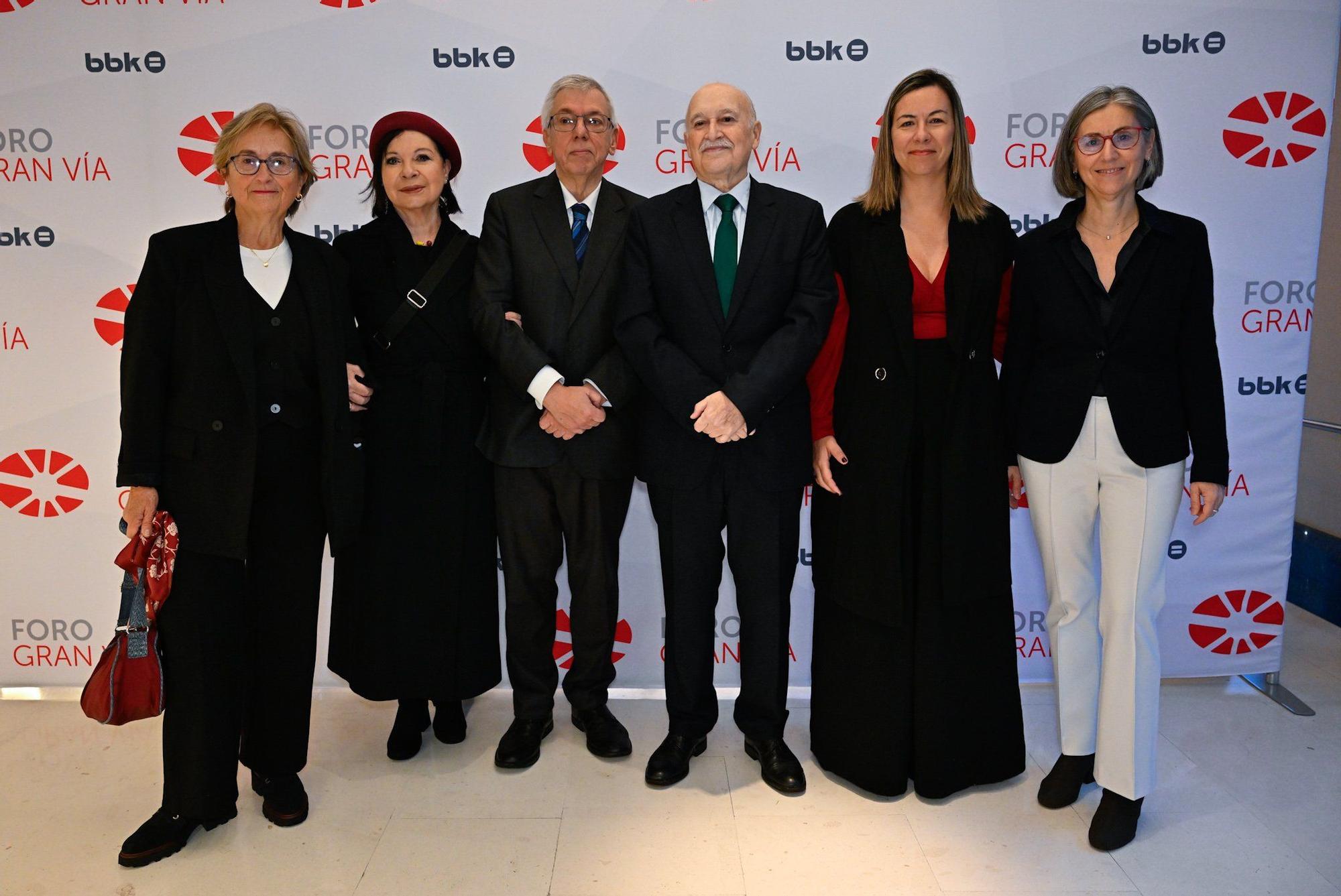 Arantza Gandariasbeitia, Begoña Atxalandabaso, Manu Ardanza, Gorka Martínez, Alba Álvarez y Ane Agirre.