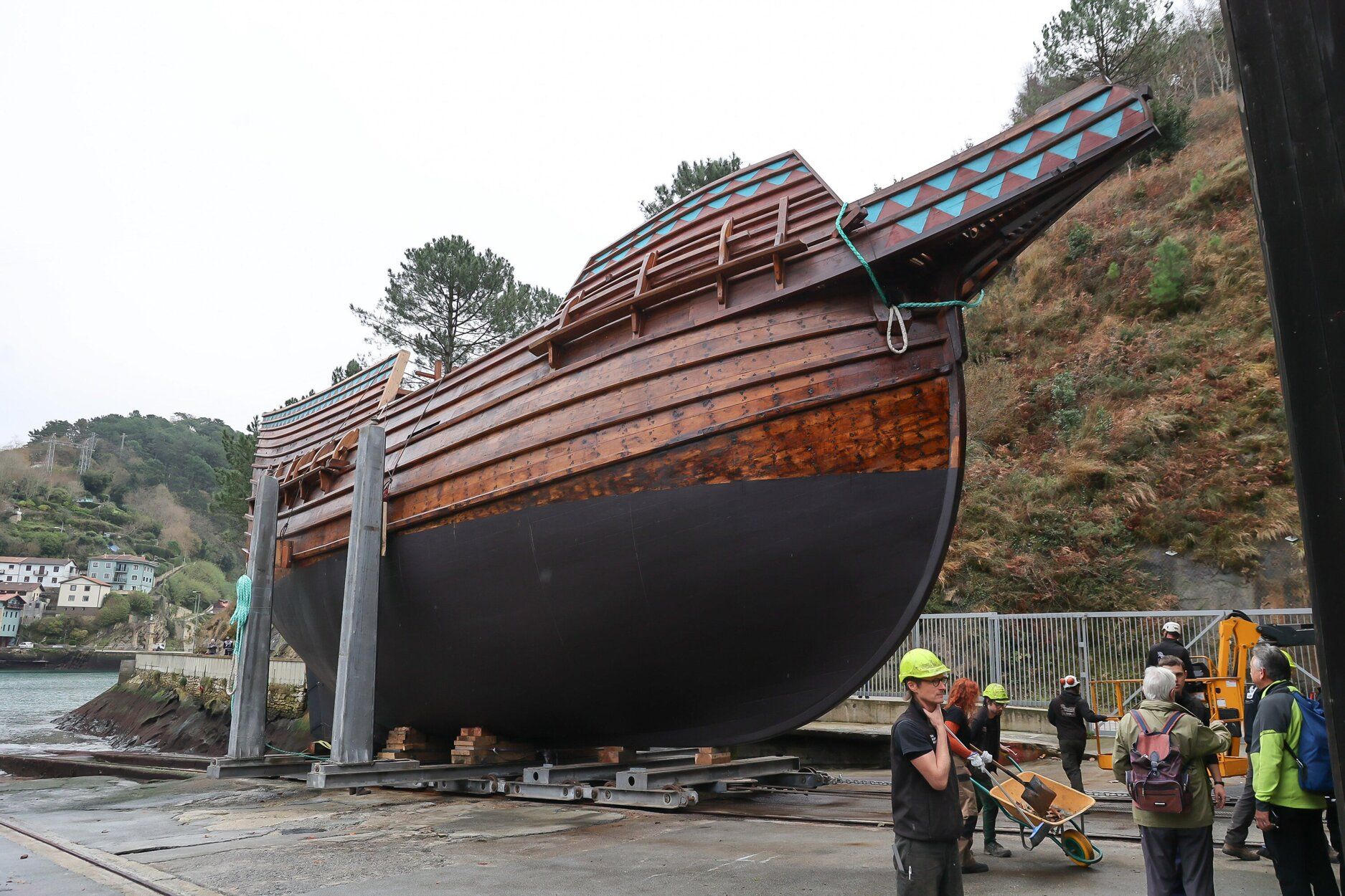 La nao 'San Juan', lista para la botadura