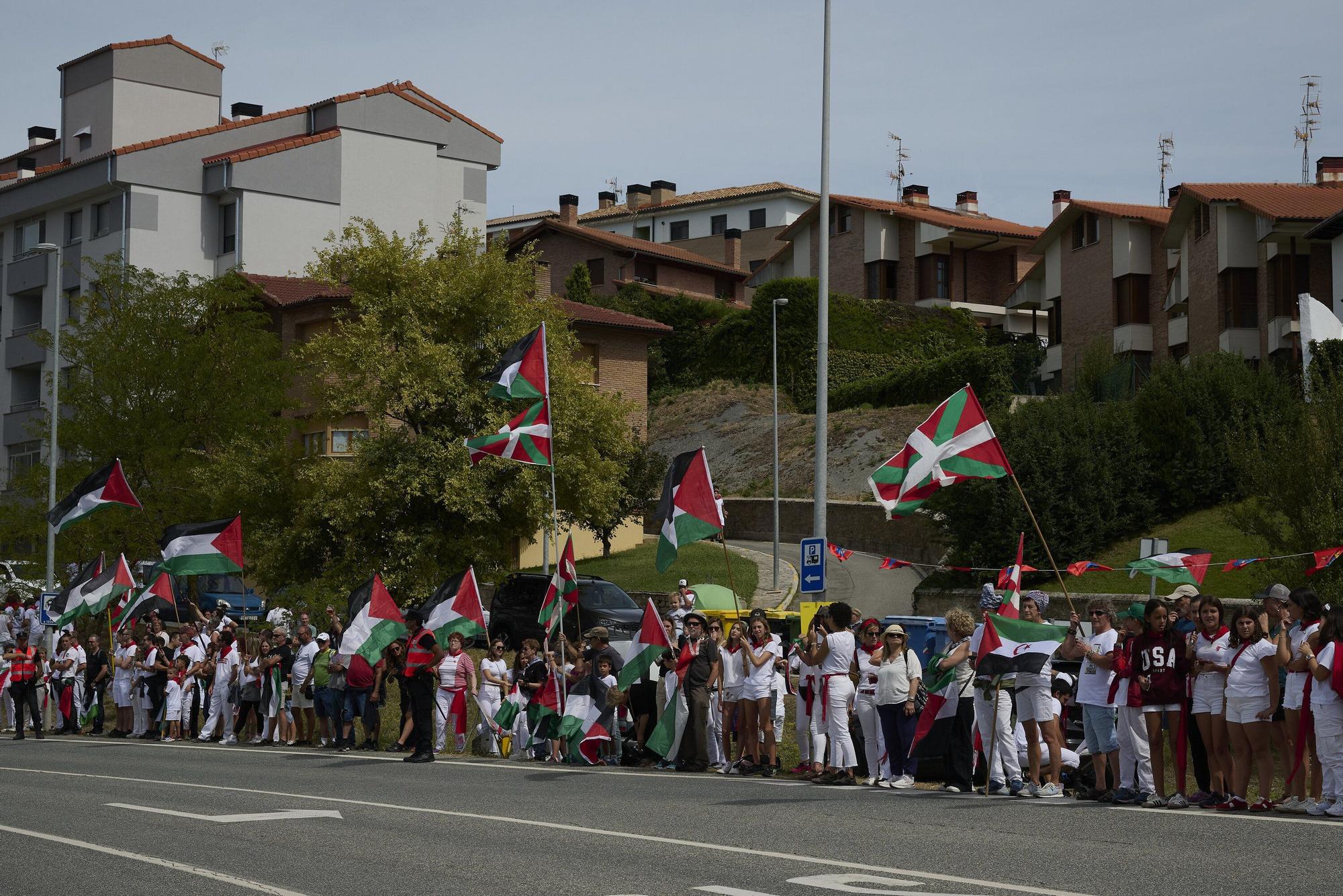 Fotos de la etapa navarra de La Vuelta 25 entre Sendaviva y Larra - Belagua