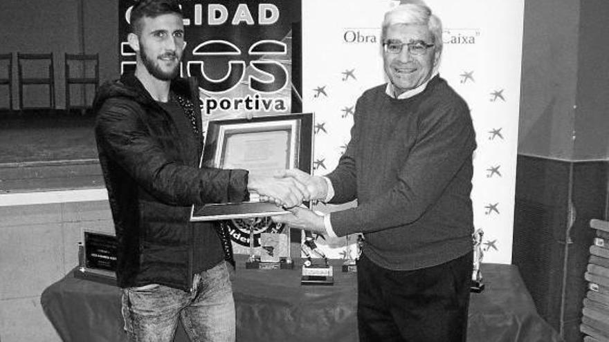 Premio al jugador de Osasuna Oier Sanjurjo