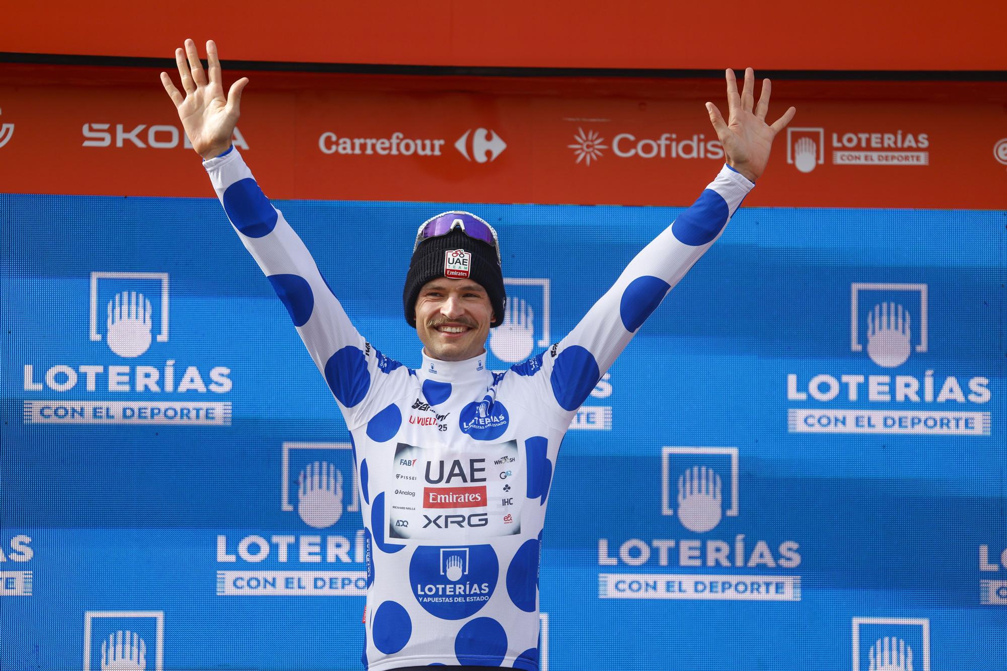 Fotos de la etapa navarra de La Vuelta 25 entre Sendaviva y Larra - Belagua