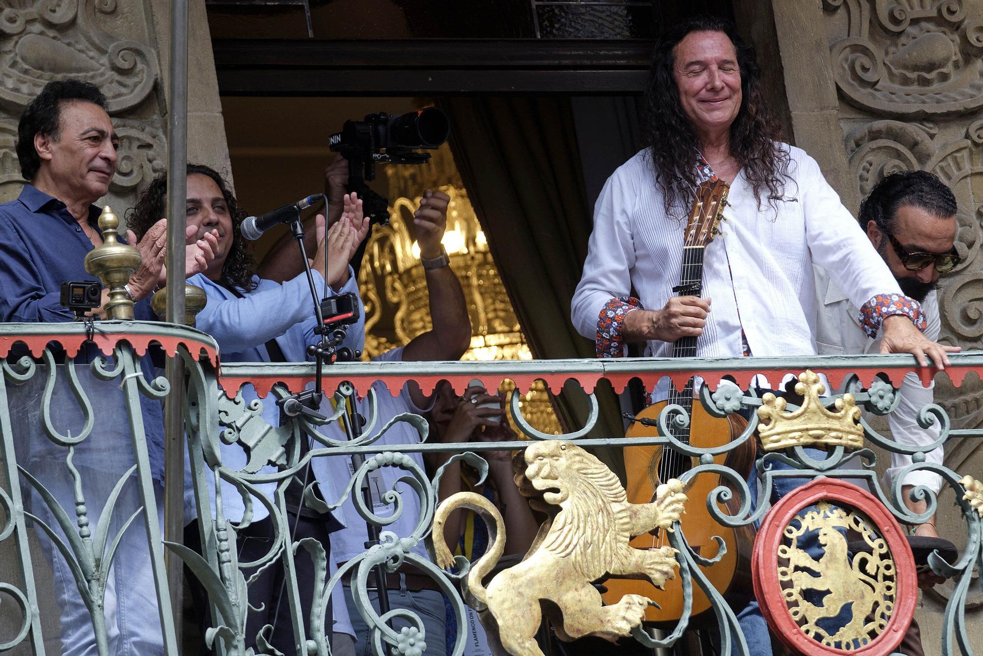 Tomatito, flamenco en el balcón del Ayuntamiento de Pamplona
