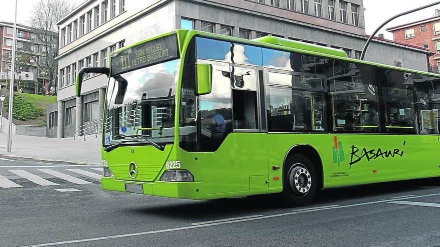 Vecinos de San Miguel piden que la Lanzadera a Basauri tenga parada junto al Consistorio