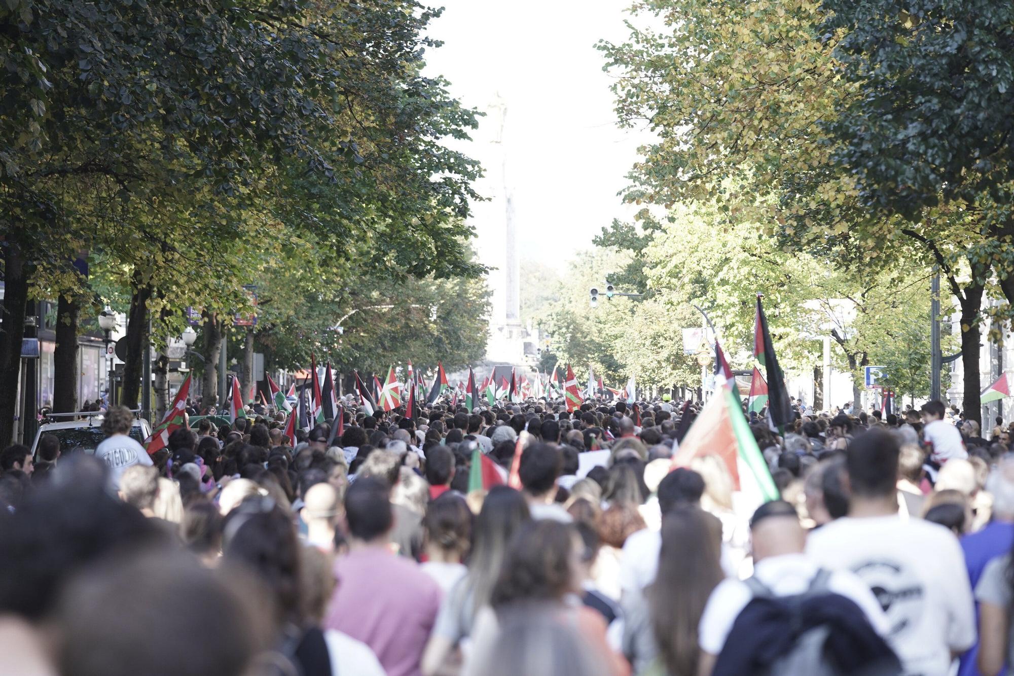 Miles de personas se manifiestan en Bilbao en apoyo al pueblo palestino