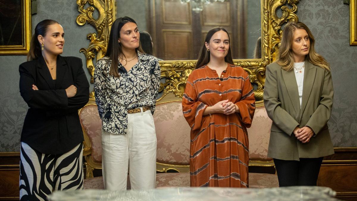 De izquierda a derecha: Irene Izco, Itxaso Aranguren, Teresa García y Paula Domínguez.