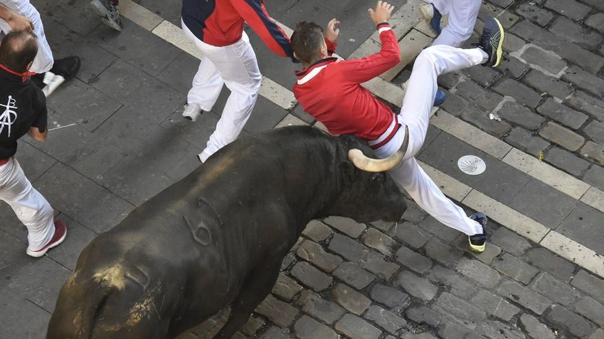 Vídeos y las mejores fotos del séptimo encierro de San Fermín, con toros de Victoriano del Río