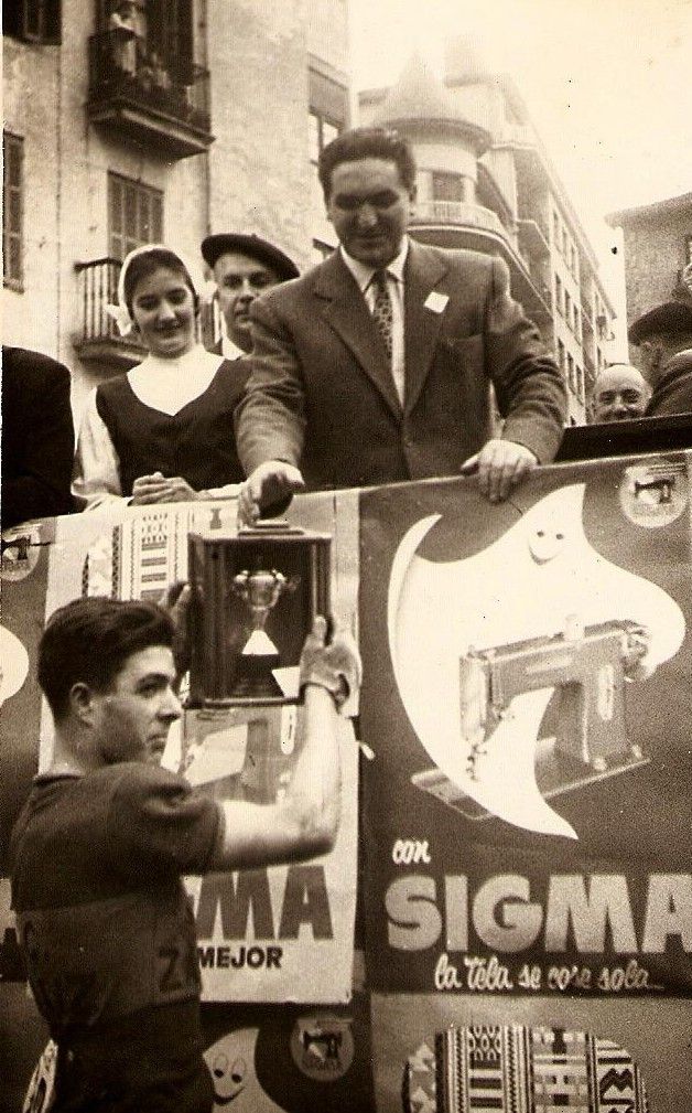 Imagenes del I Premio Gure Bide de Ciclocross celebrado en Elgoibar en 1960