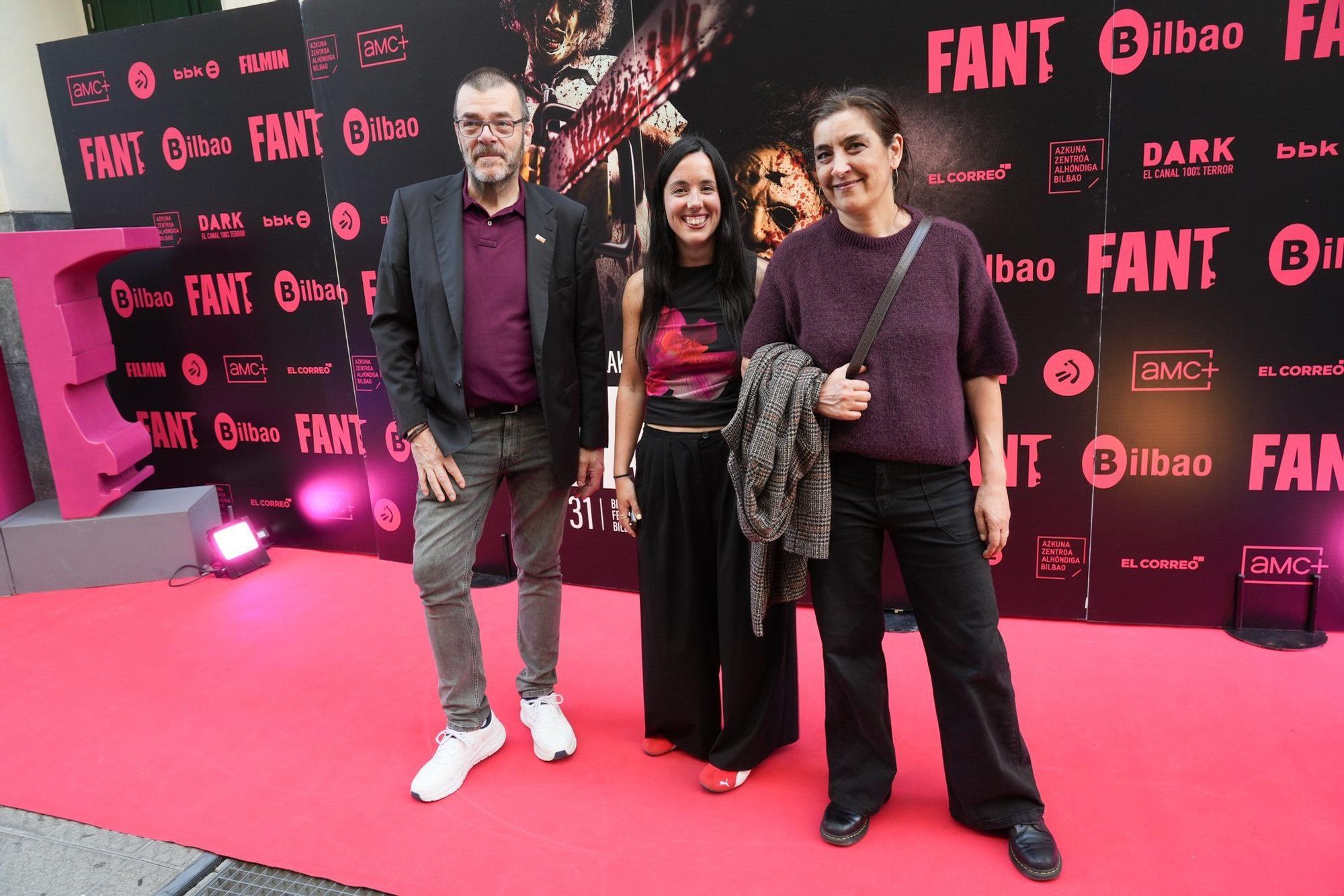 El director de Zinebi, Joseba Lopezortega; Paula Gómez y Eguzkiñe Arenzilla.