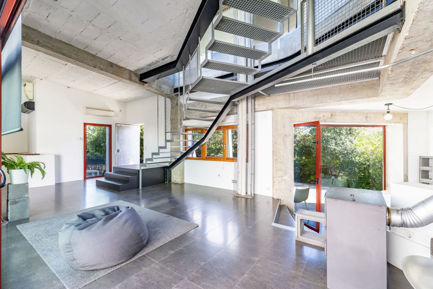 Exclusiva Villa Bifamiliar en venta en un paraíso, ubicada en el Alto de Zorroaga, en San Sebastián