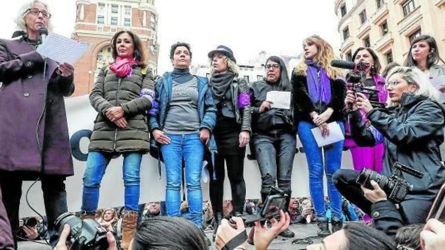 Los hombres, solos en la tele