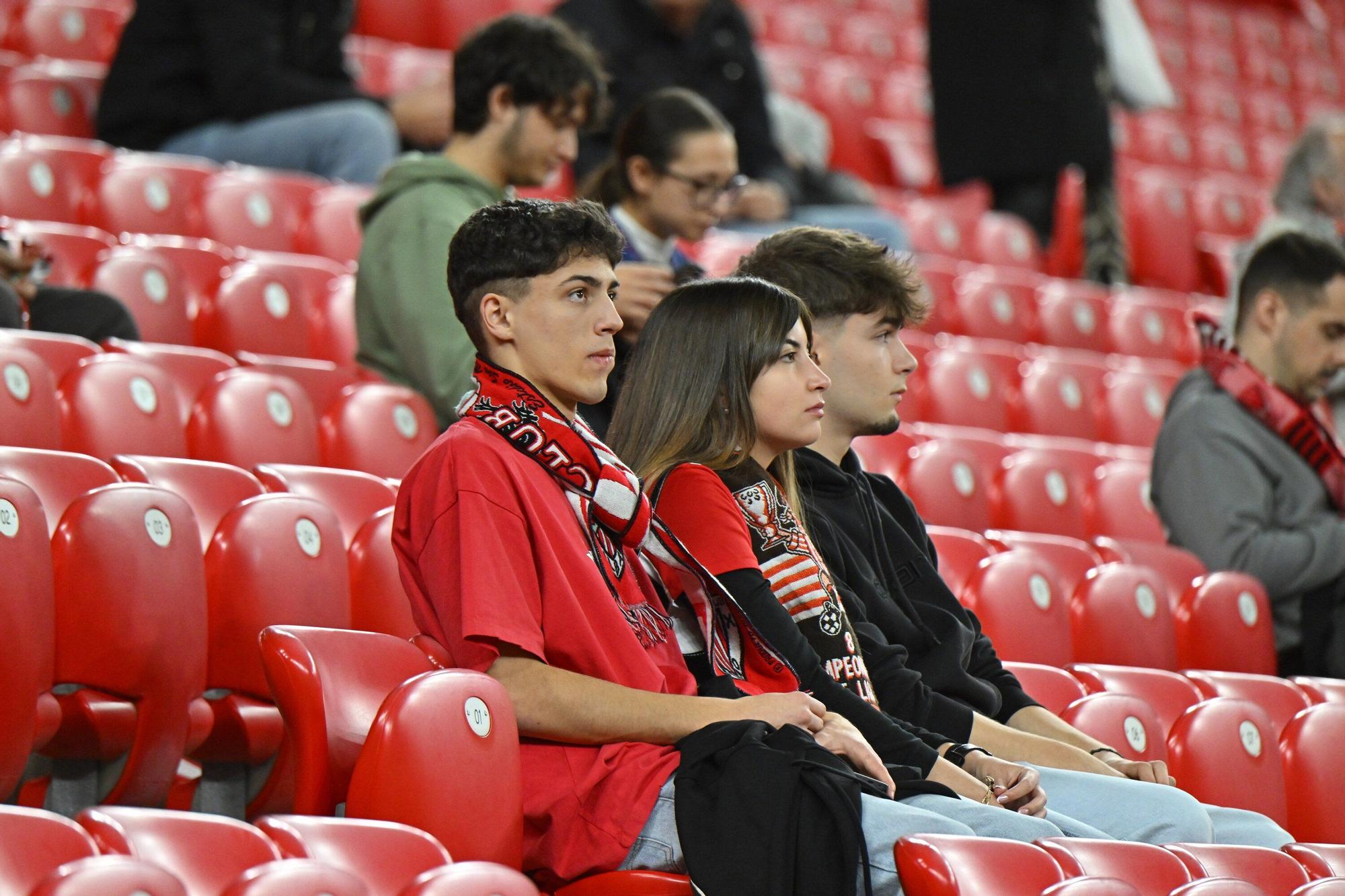 ¿Has estado en San Mamés viendo el Athletic-Atlético? Búscate en nuestra galería