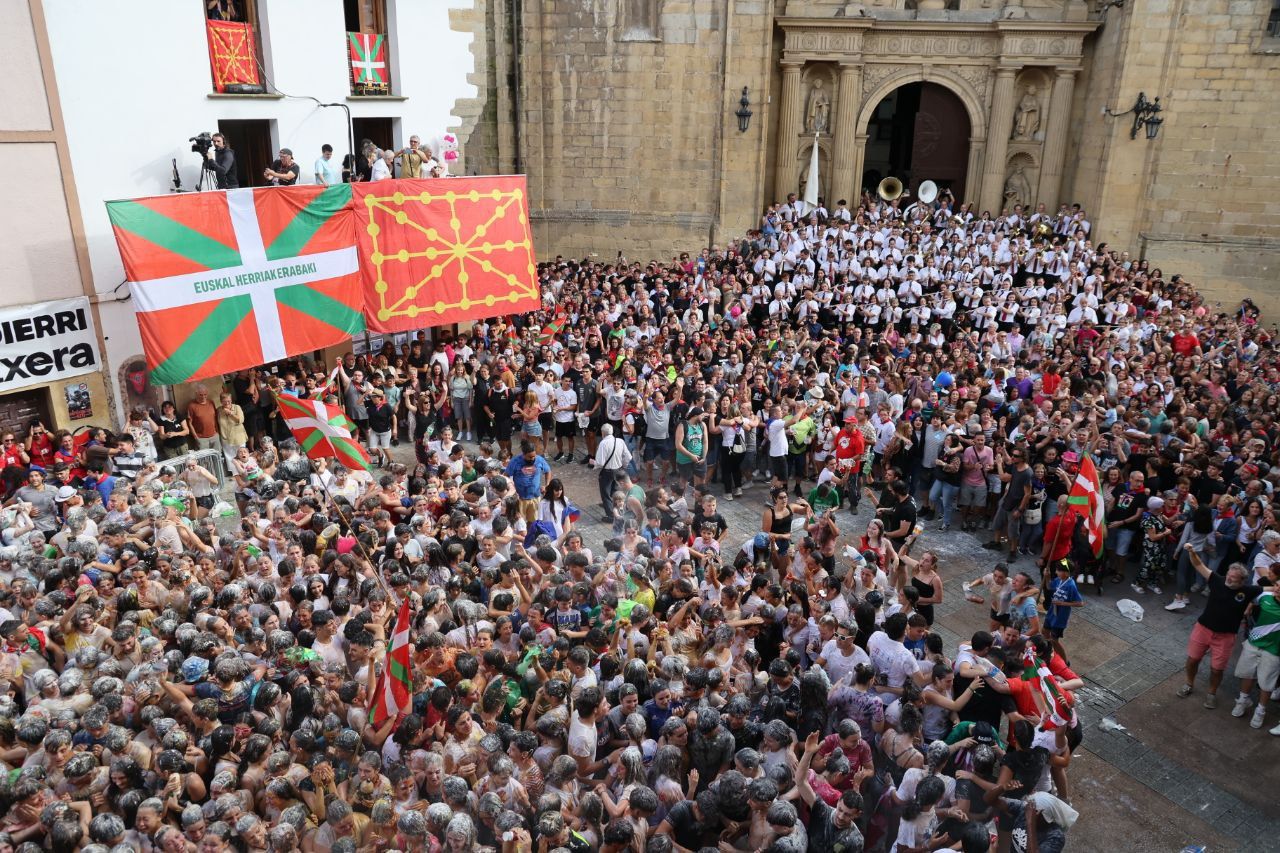 Errenteria da la bienvenida a las fiestas
