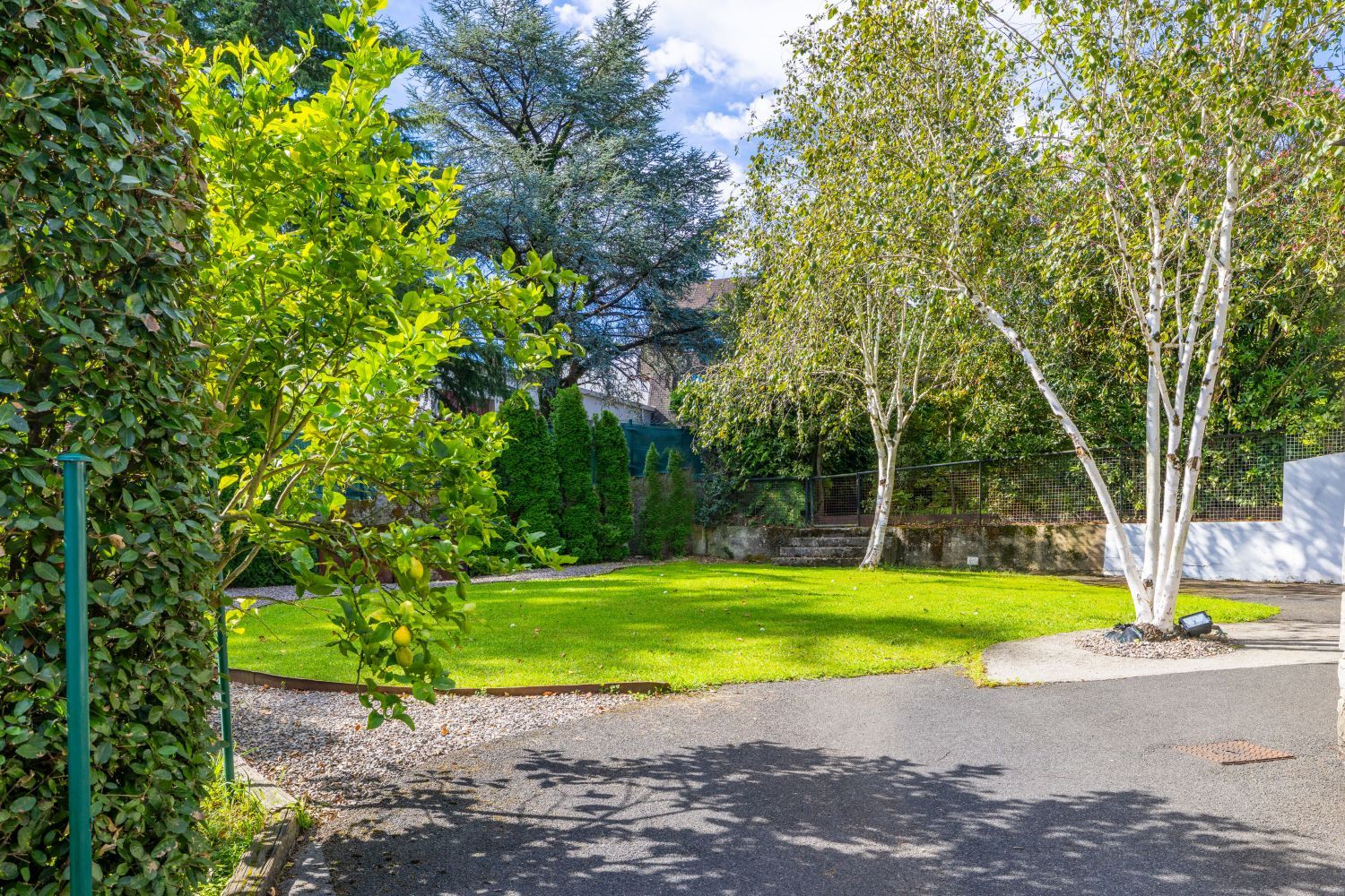 Exclusiva Villa Bifamiliar en venta en un paraíso, ubicada en el Alto de Zorroaga, en San Sebastián