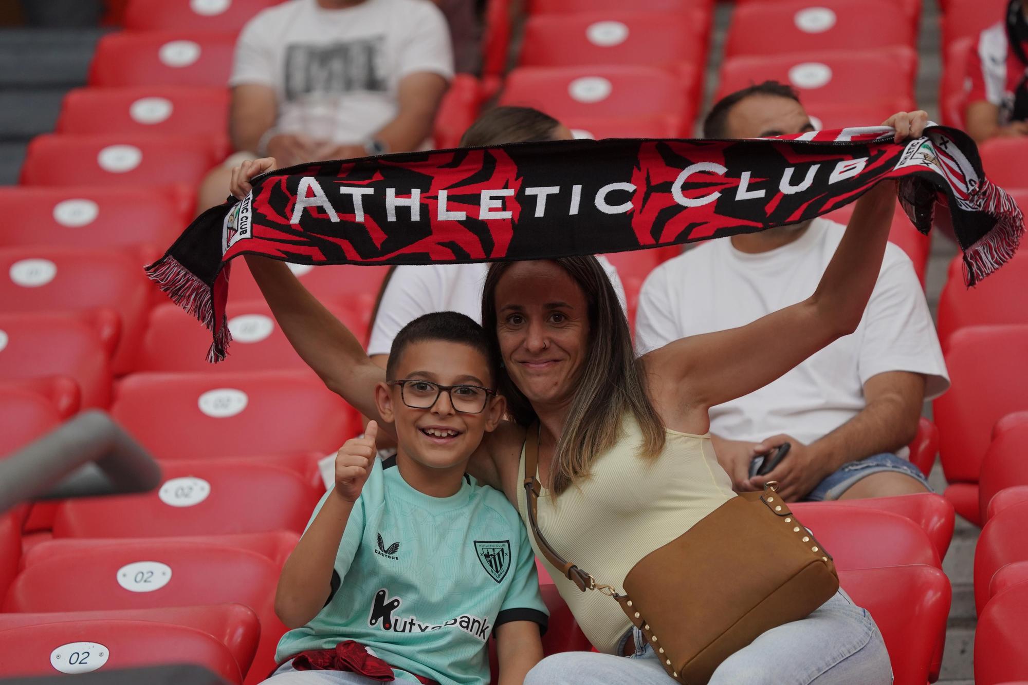 En imágenes: ¿Estás en San Mamés viendo el Athletic - Rayo? Búscate en nuestra galería