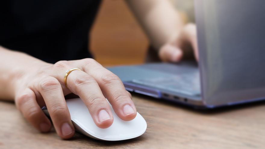 Cuatro menores de Santurtzi  'sextorsionan' a otra menor difundiendo imágenes íntimas