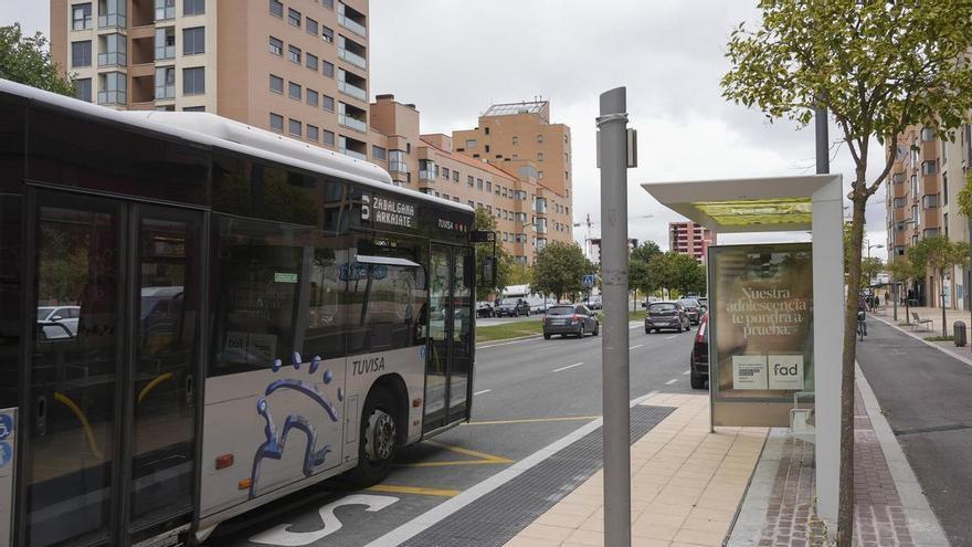 Zabalgana reclama a Tuvisa un nuevo estudio sobre la Línea 11