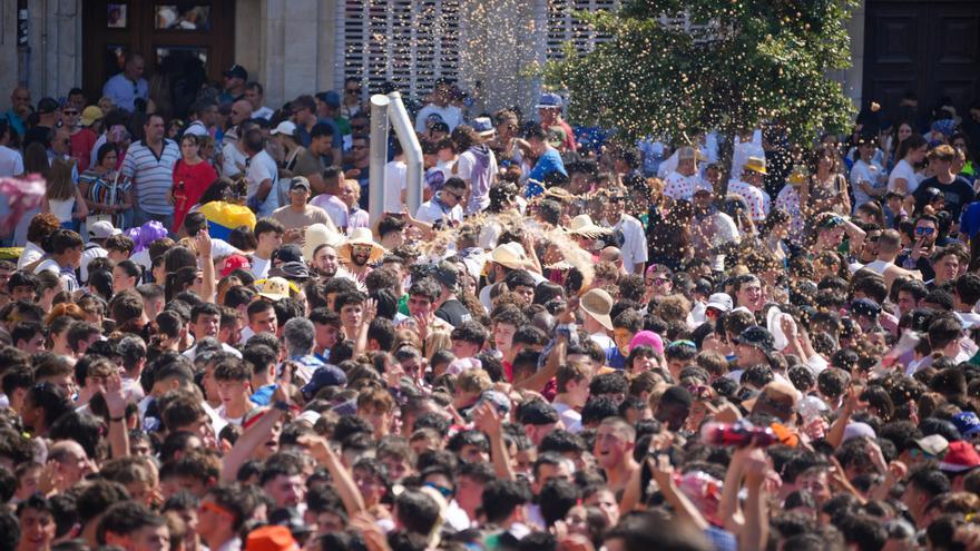 ¿Cómo debes actuar si te roban el móvil en fiestas? Esto dice la Policía Nacional
