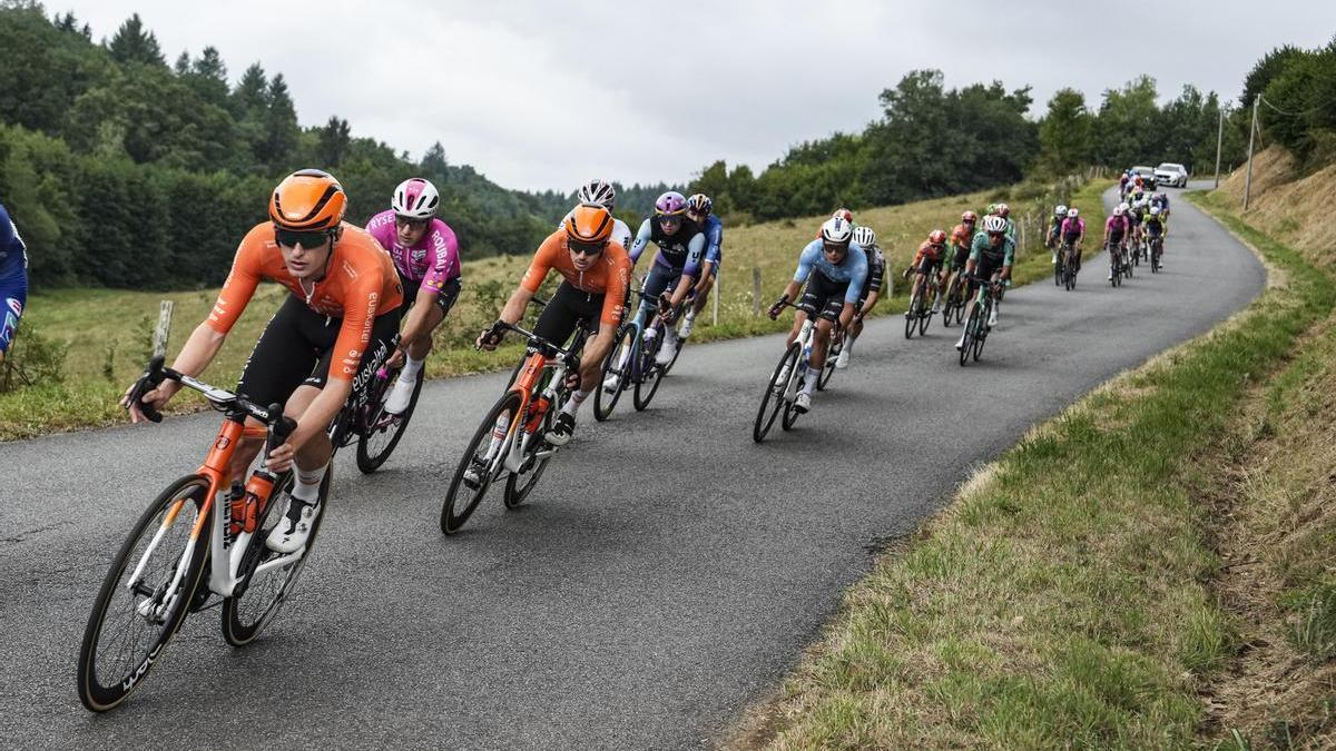 Alustiza e Isasa ruedan en el Tour del Limousin Alustiza e Isasa ruedan en el Tour del Limousin