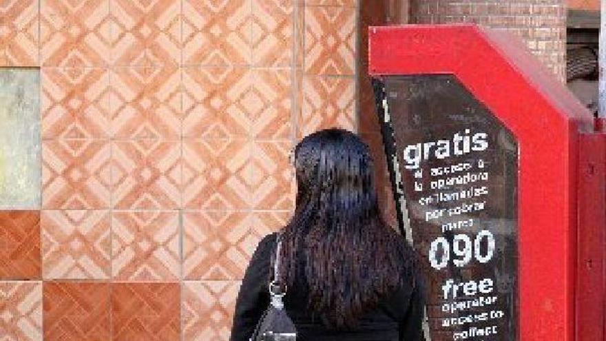 Francia aprueba penalizar al cliente de la prostitución