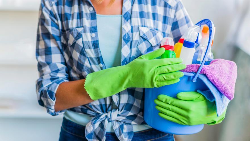 El mayor foco de bacterias de casa: lo tocas cada día y nunca lo limpias