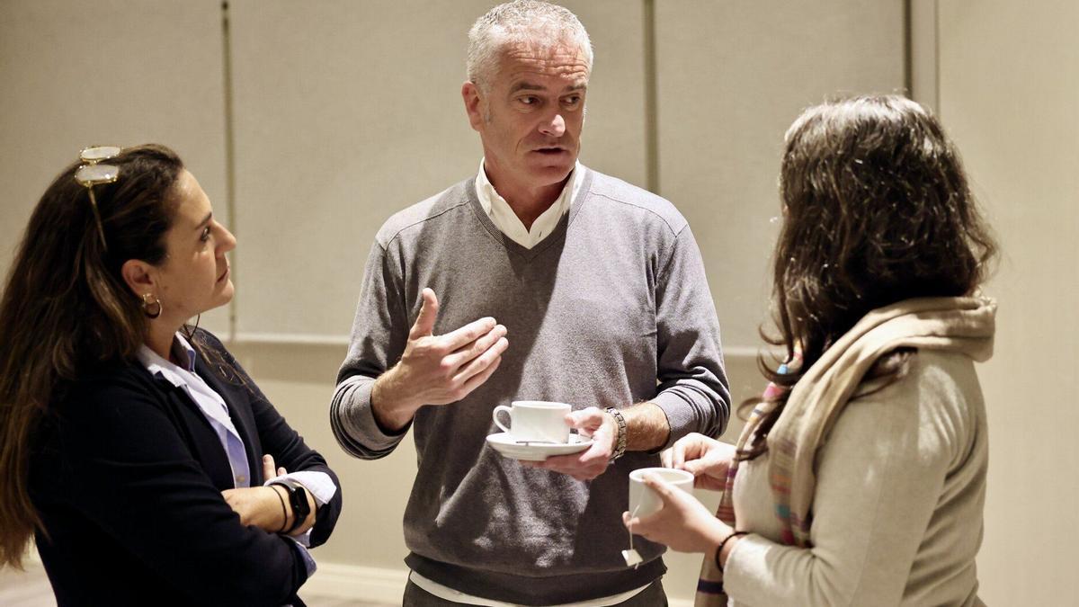De Lope, Lizartza y Andonegi durante el encuentro