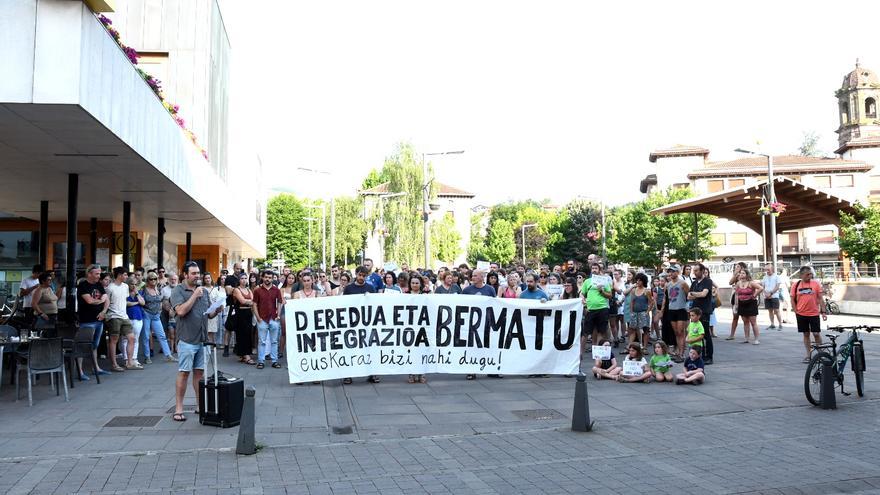 Protesta en Elizondo para "garantizar el modelo D y la integración" en el IES Lekaroz BHI