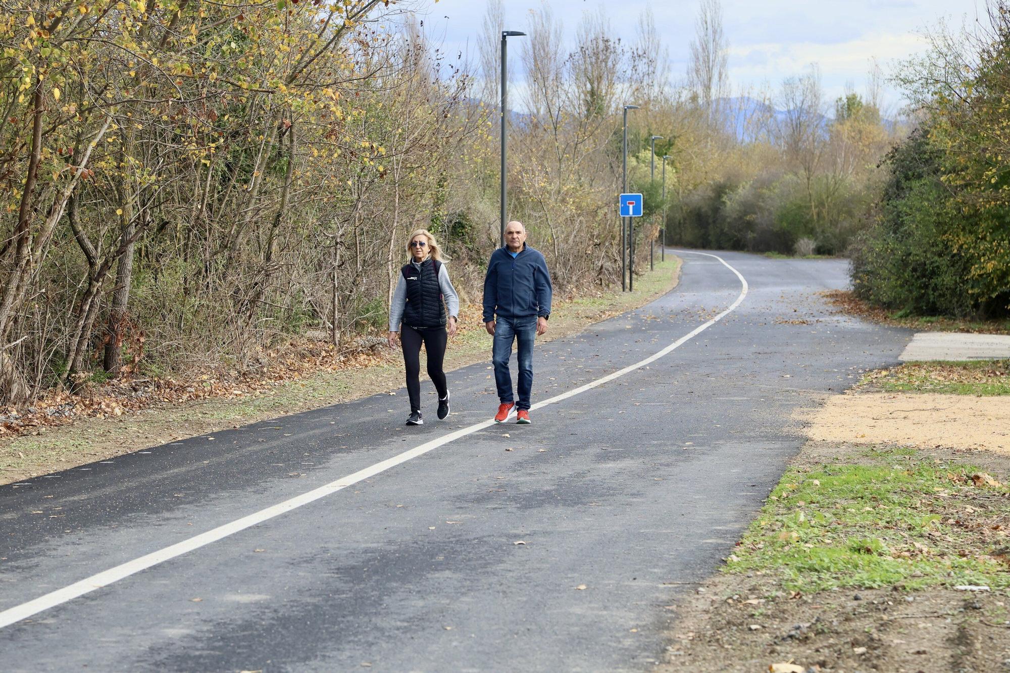 En imágenes: El nuevo camino peatonal y ciclista entre Olarizu y Goikolarra