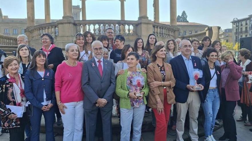 Saray reconoce la labor del equipo de cirugía mamaria del HUN por su profesionalidad y trato humano