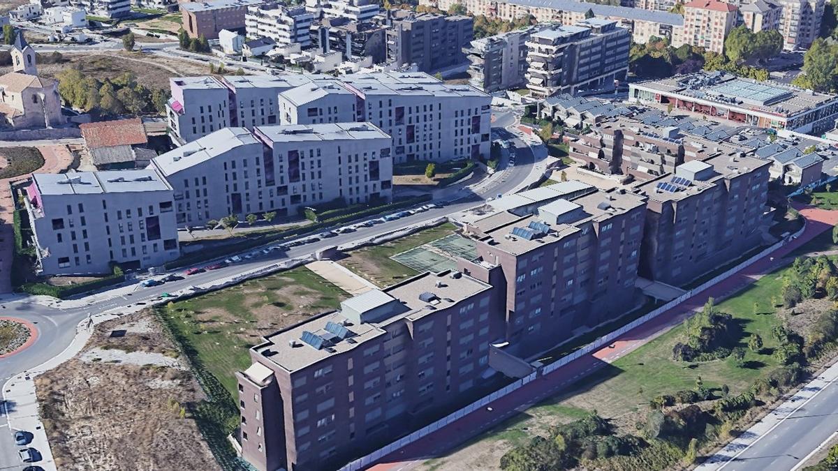 Gasteizko 21 Zabalguneak Goikolarran familia bakarreko bizitegi lursail bat saltzea esleitu du.