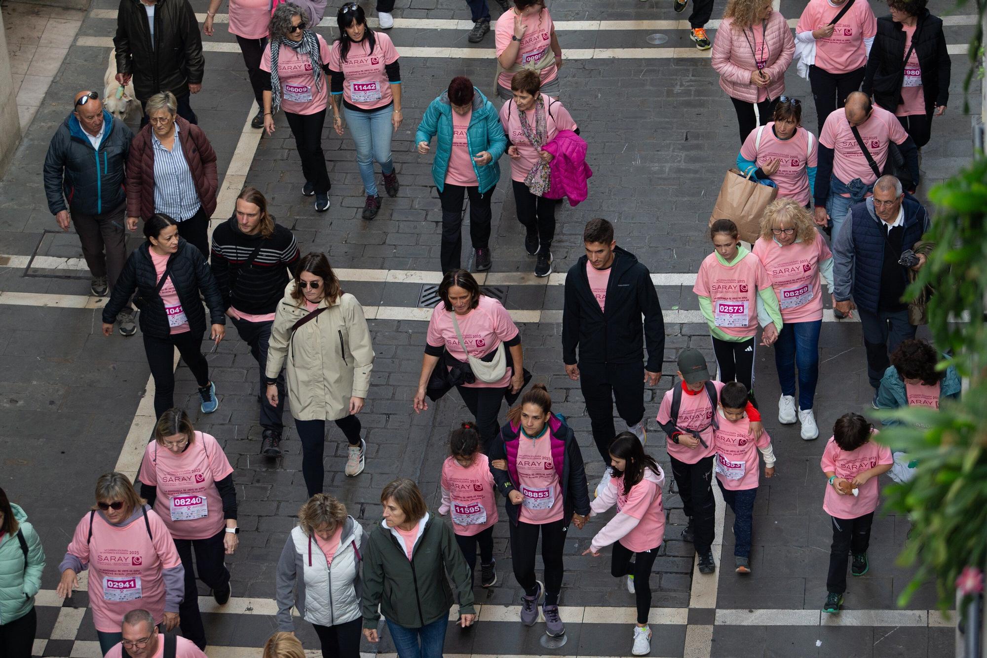 Fotos de la Carrera contra el Cáncer de Mama de Saray en Pamplona 2025