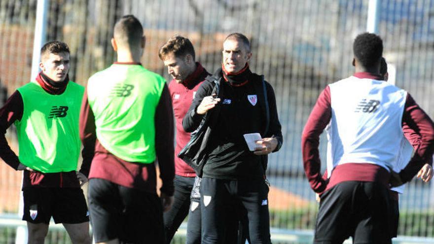 Unai Simón y Nolaskoain siguen en duda para recibir al Barcelona
