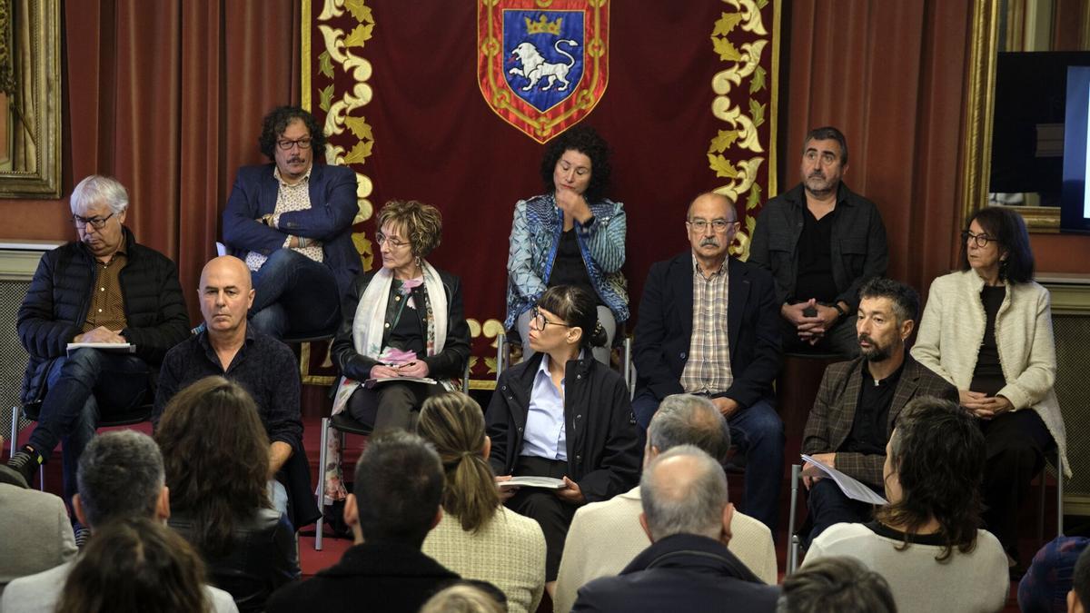 Integrantes del comité de expertos que ha elaborado el informe sobre la transformación del monumento a los Caídos.