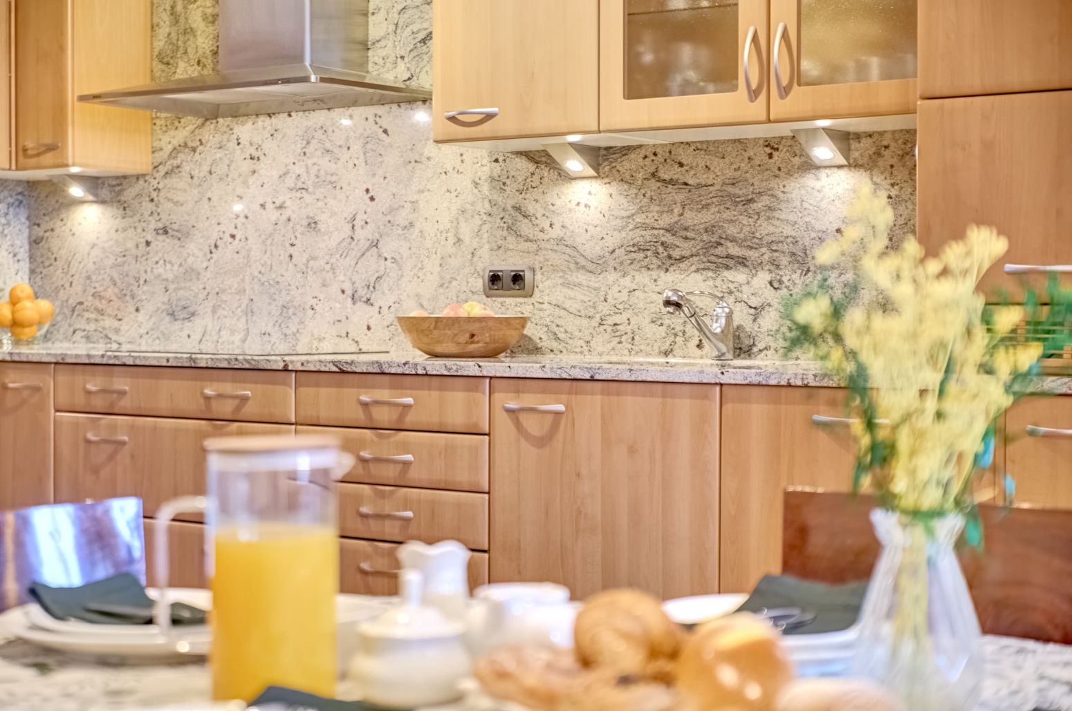 Un piso con vistas a la Plaza del Castillo sale al mercado: patrimonio, modernidad y ubicación única en el Casco Antiguo