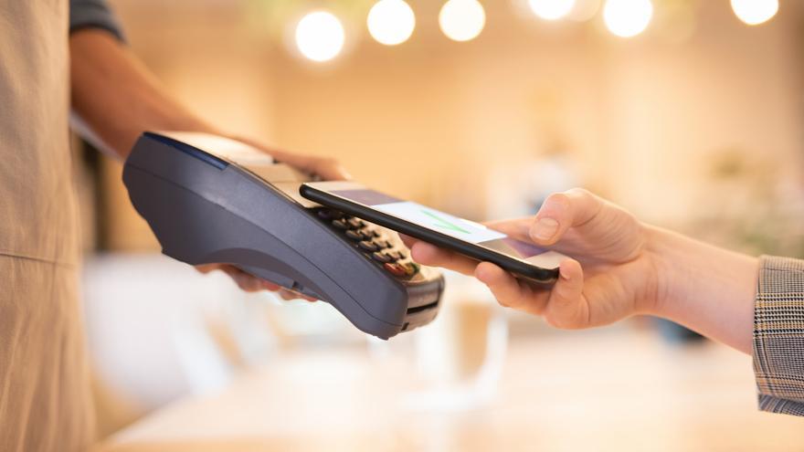 Bizum llegará a las tiendas físicas en mayo para poder pagar con el móvil sin tarjeta