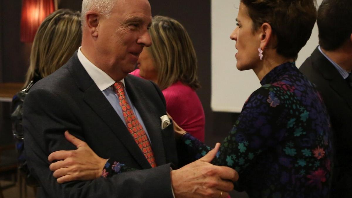 Javier Taberna y María Chivite, en un momento del acto de entrega de los Premios Cámara.