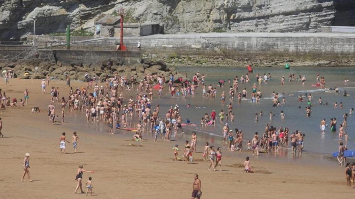 Plentzia es una de las playas en las que ondea la bandera amarilla
