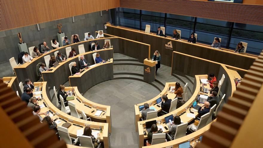 Las Juntas Generales piden respeto a los derechos humanos "de manera integral, universal e indivisible"