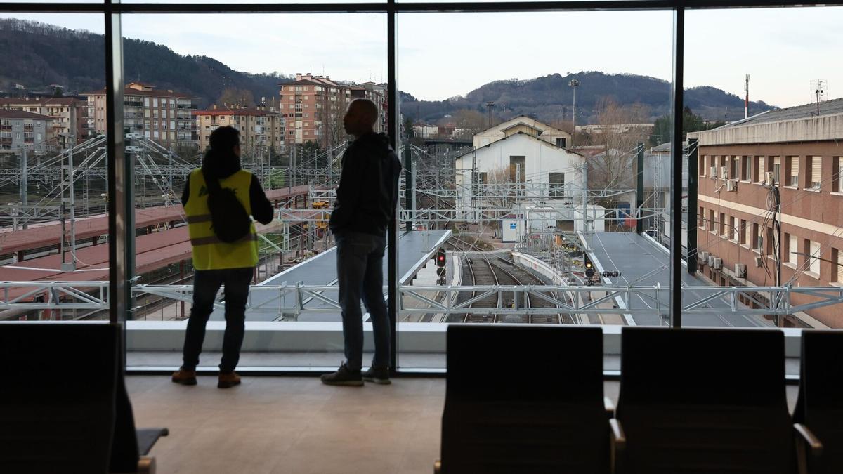 Irun abre su nueva estación de Cercanías Renfe