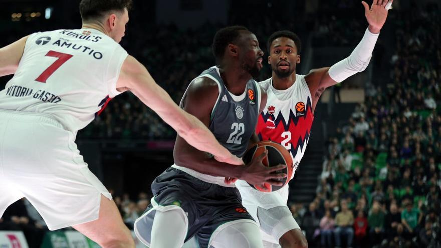 El 1x1 del Kosner Baskonia: Simmons y poco más en Atenas