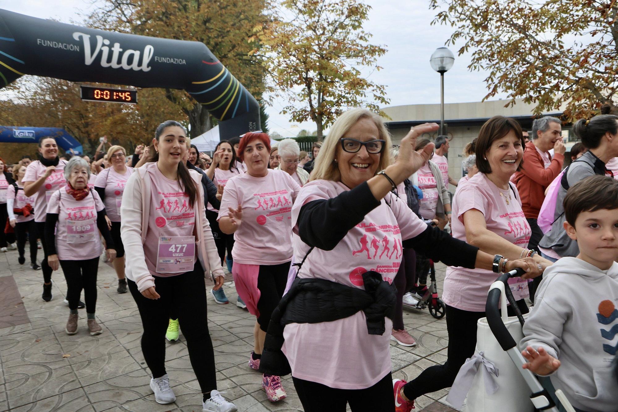 En imágenes: Vitoria se vuelca con la VI Carrera Solidaria contra el Cáncer de Mama