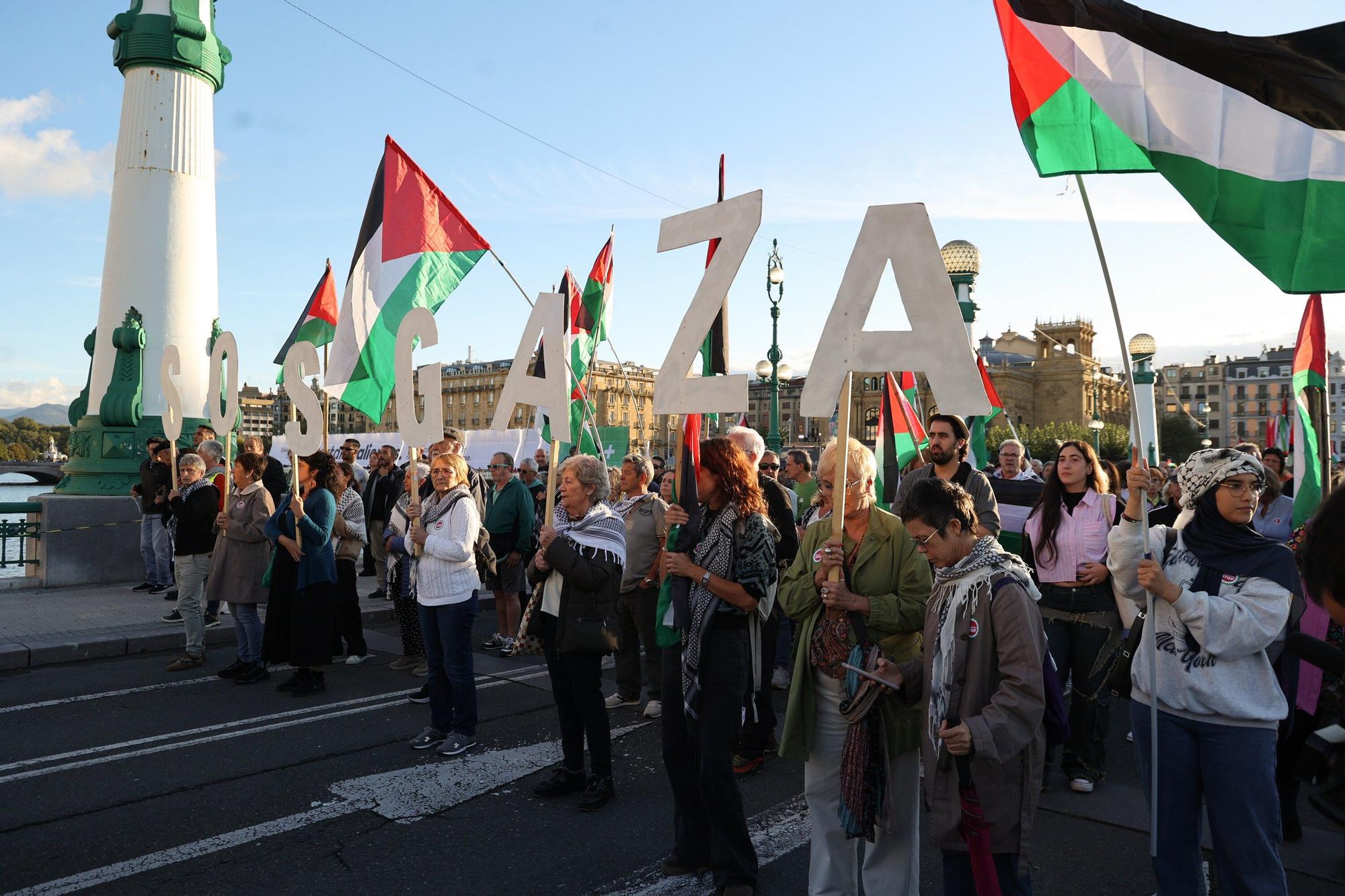 La voz de Hind Rajab | Fotos de la marcha en apoyo a Palestina en Donostia - San Sebastián