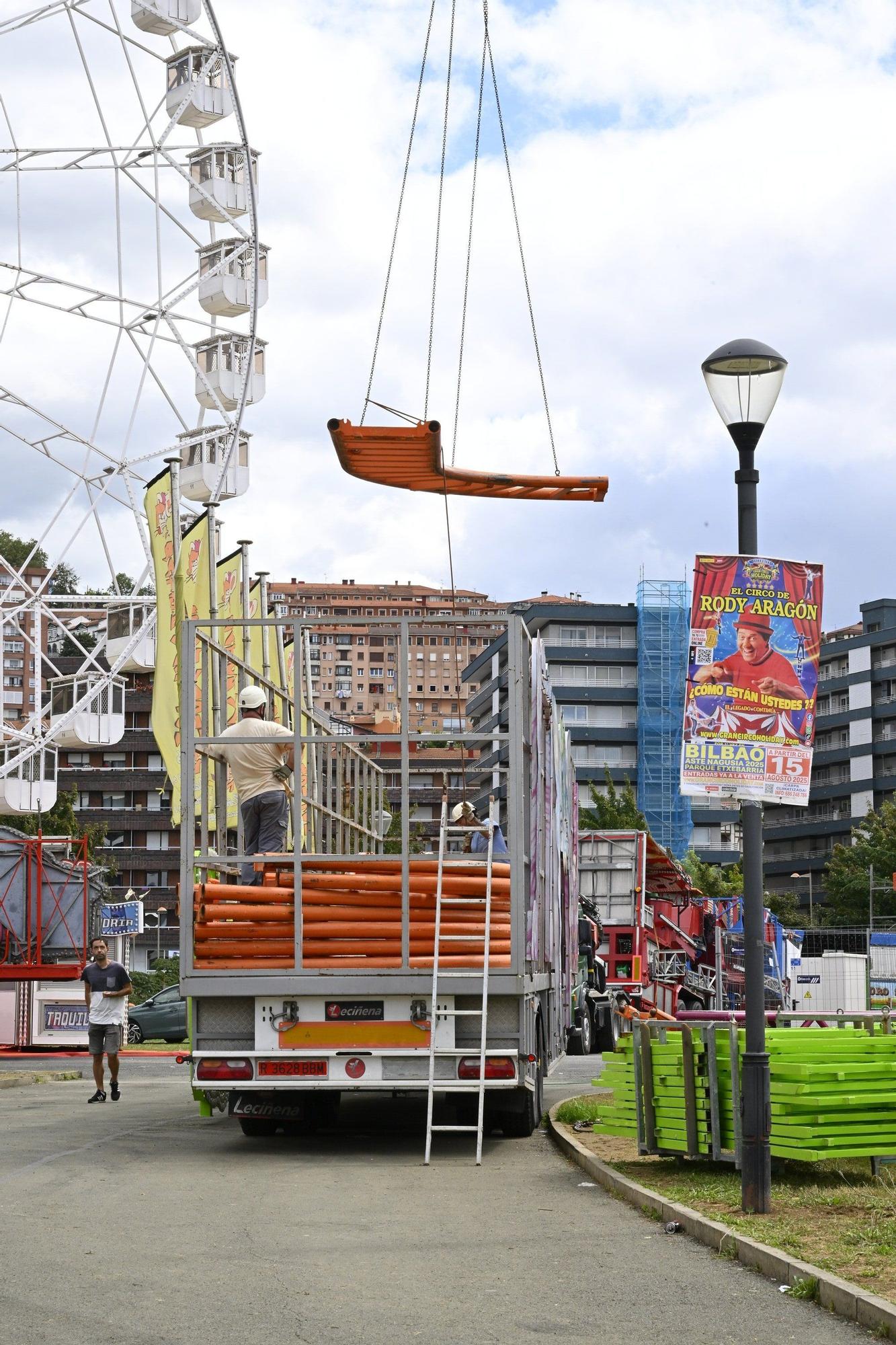 En fotos: las barracas se despiden del parque Etxebarria hasta el año que viene