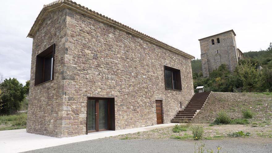 Arce mejora su entorno histórico con la regeneración del Barranco de Txinosta y nueva pasarela