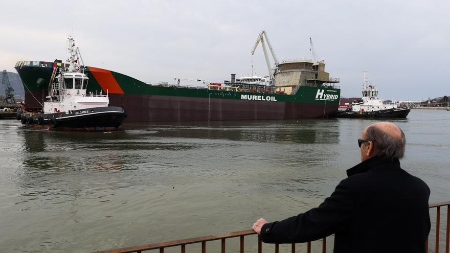 Bahía Beatriz, el nuevo buque que sale a flote en Murueta