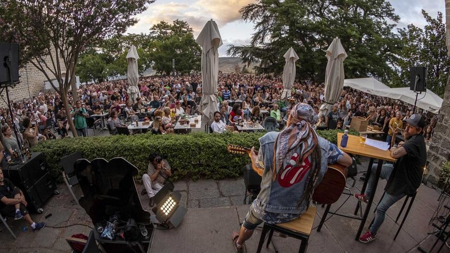 Vuelve la música en vivo al Caballo Blanco