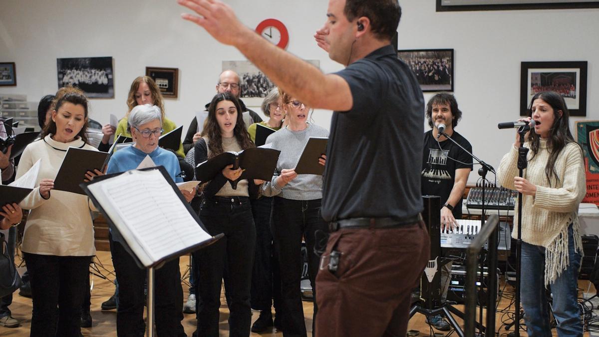Otro momento del ensayo general en Altsasu.