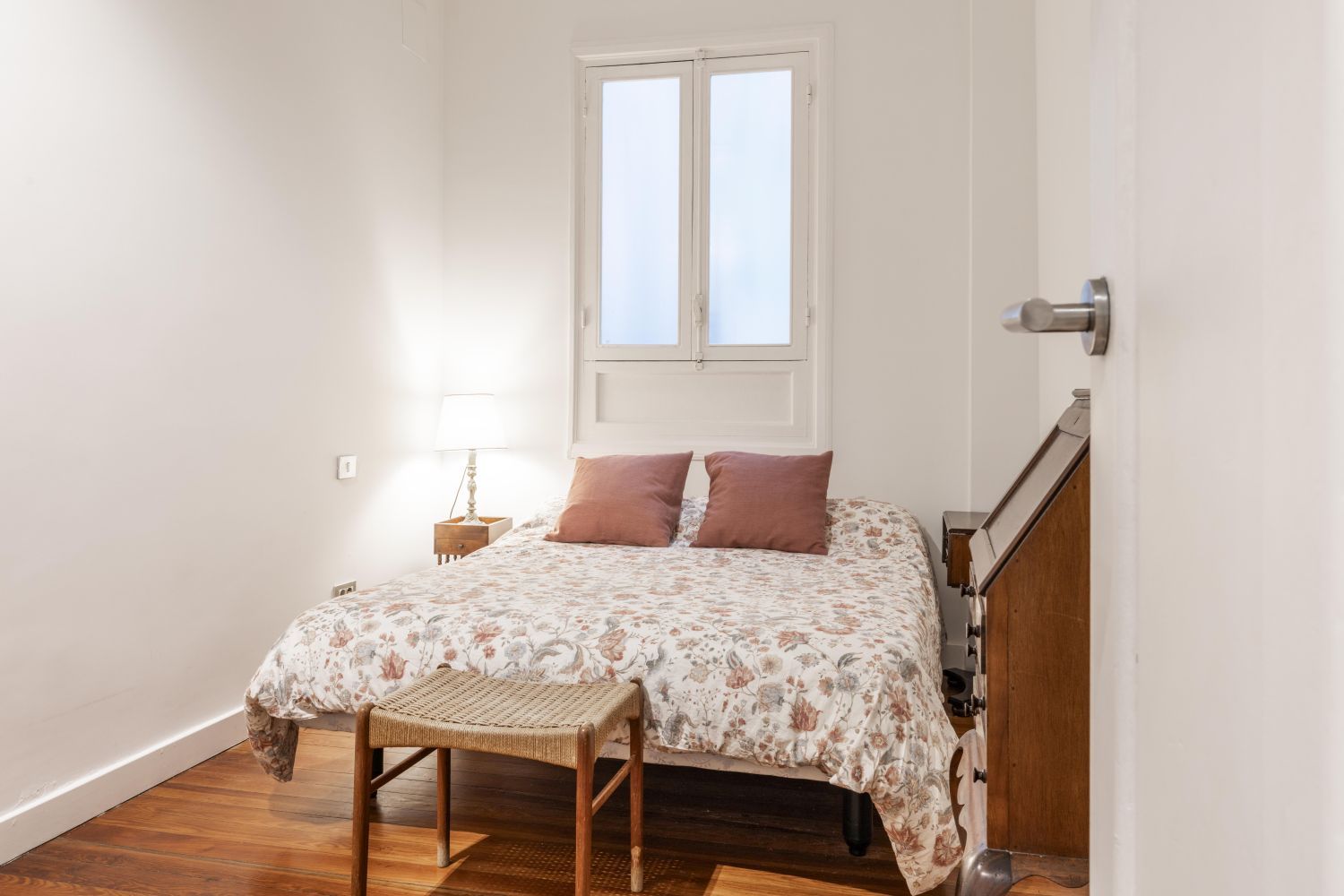 Magnífica propiedad en venta ubicada en un edificio señorial, situada en una de las zonas más elegantes del céntrico barrio de Gros