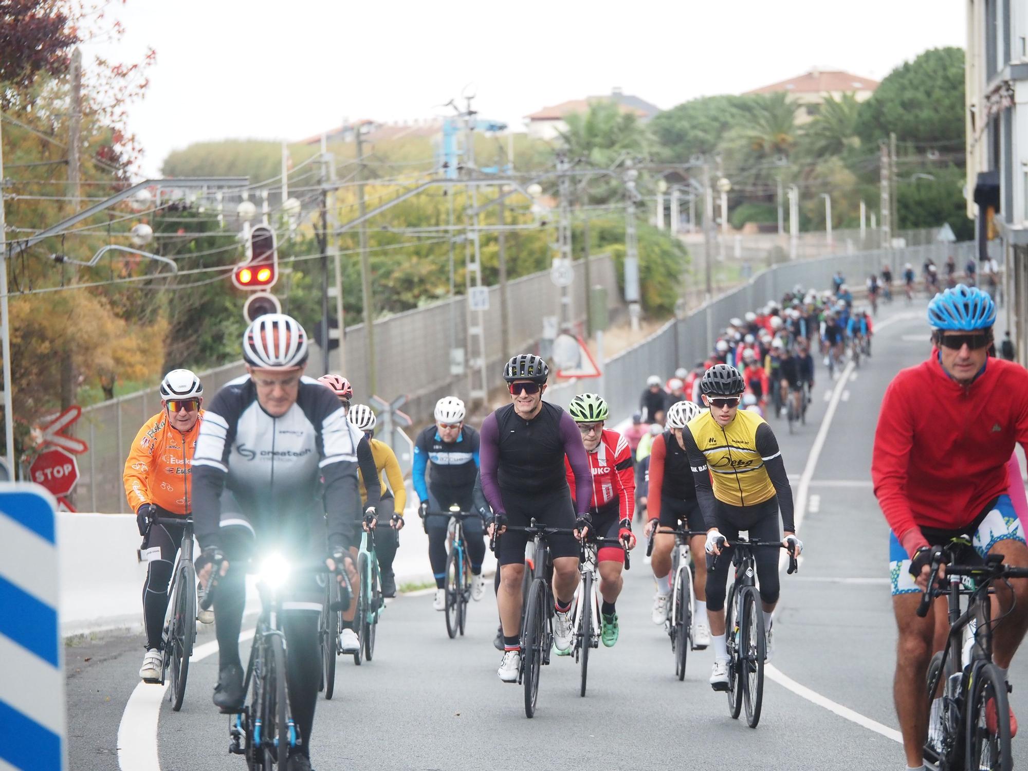 Fiesta ciclista en Deba